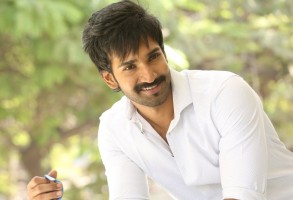 Aadhi pinisetty