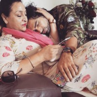 Jubin nautiyal with mom neena