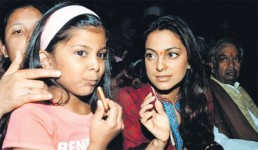 Juhi chawla with her daughter jahnvi