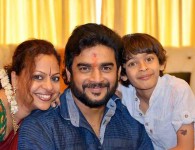 Madhavan with wife sarita and son vedaant