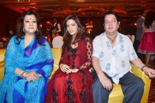 Moon moon sen with husband bharat dev varma and daughter riya sen