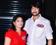 Sudeep with wife priya