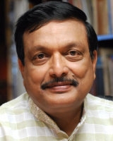 Yandamoori Veerendranath